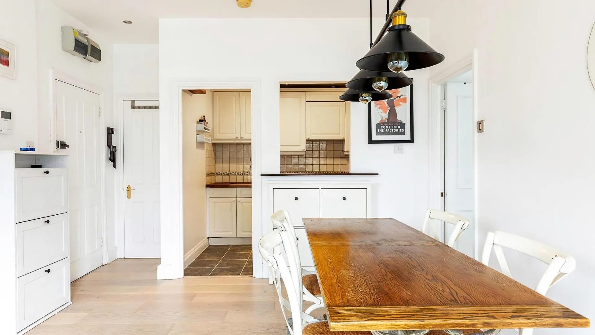 Converted Brewery Apartment With Terrace London